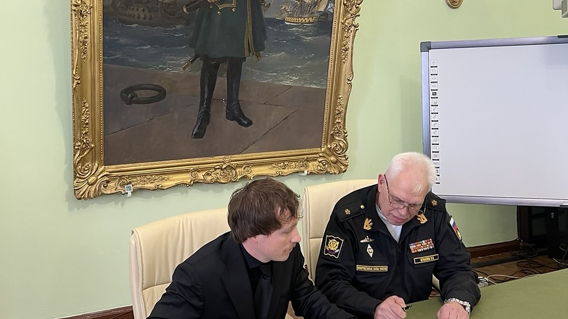 Экспертная группа в Морском корпусе Петра Великого